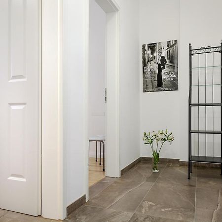 Newton-Appartement Mit 3 Schlafzimmern Berlin Exteriör bild