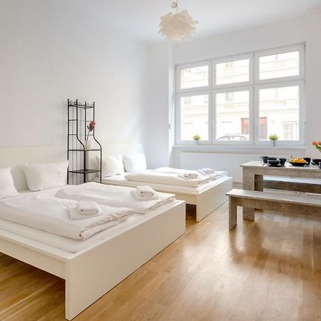 Newton-Appartement Mit 3 Schlafzimmern Berlin Exteriör bild