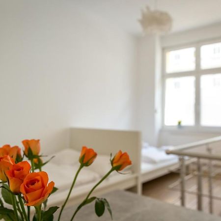 Newton-Appartement Mit 3 Schlafzimmern Berlin Exteriör bild