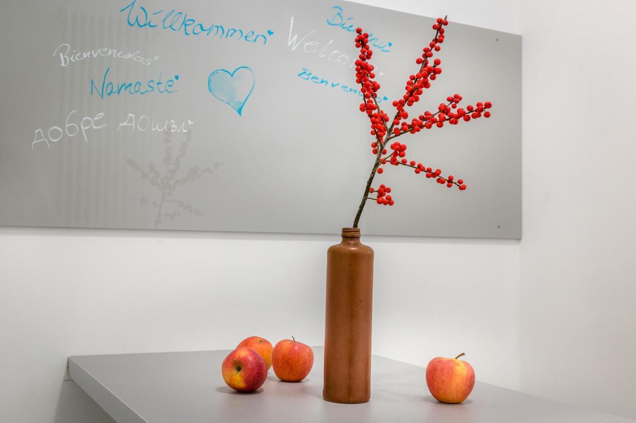 Newton-Appartement Mit 3 Schlafzimmern Berlin Exteriör bild