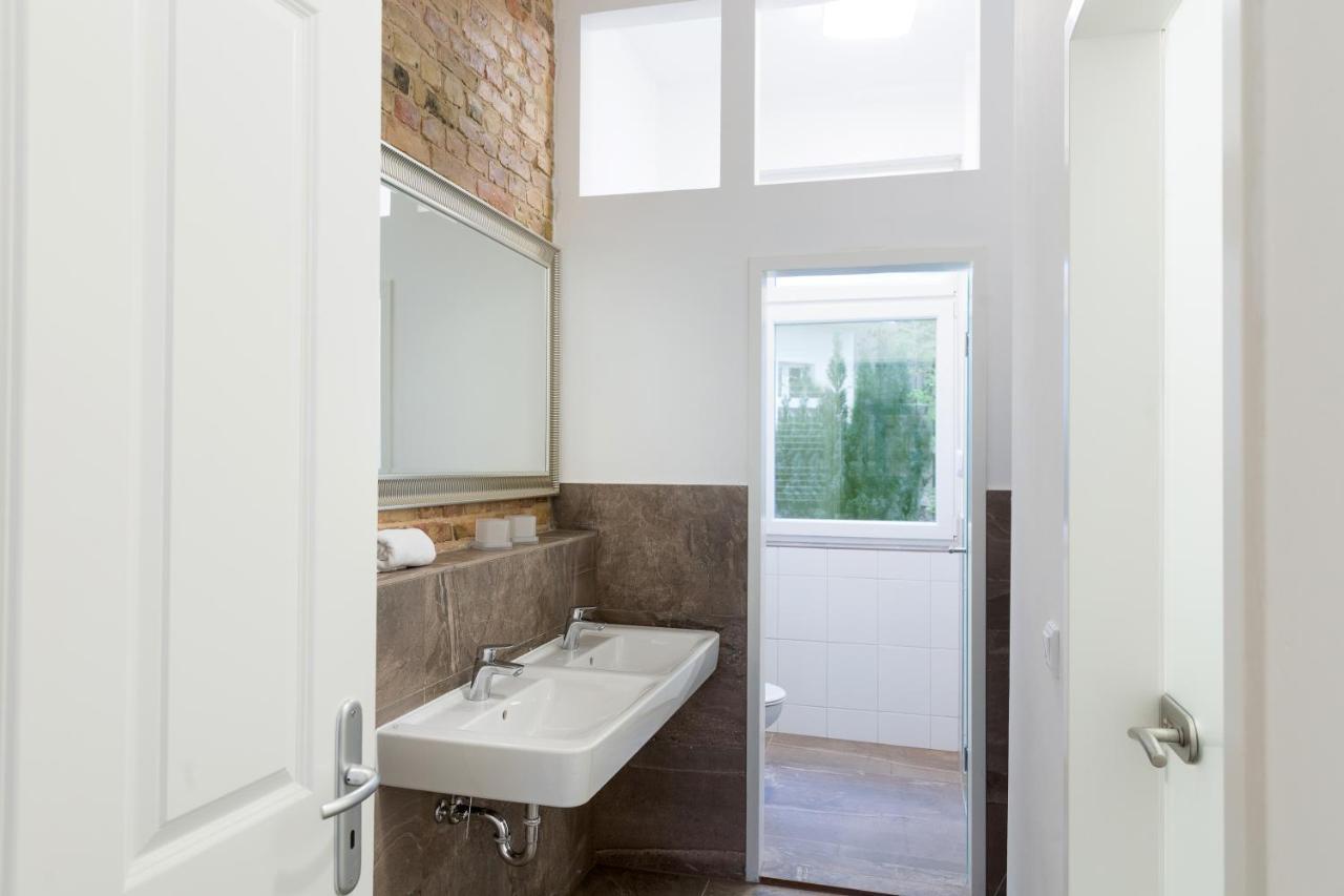 Newton-Appartement Mit 3 Schlafzimmern Berlin Exteriör bild