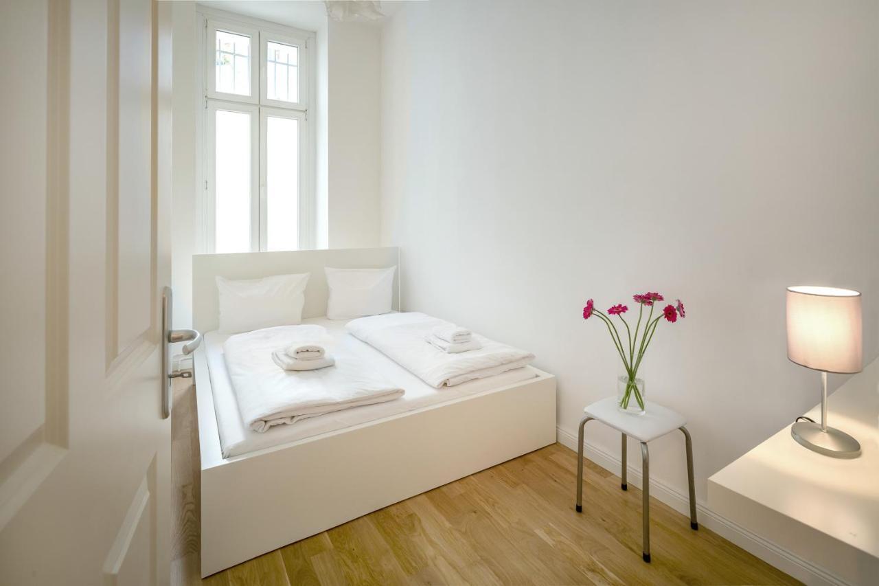 Newton-Appartement Mit 3 Schlafzimmern Berlin Exteriör bild