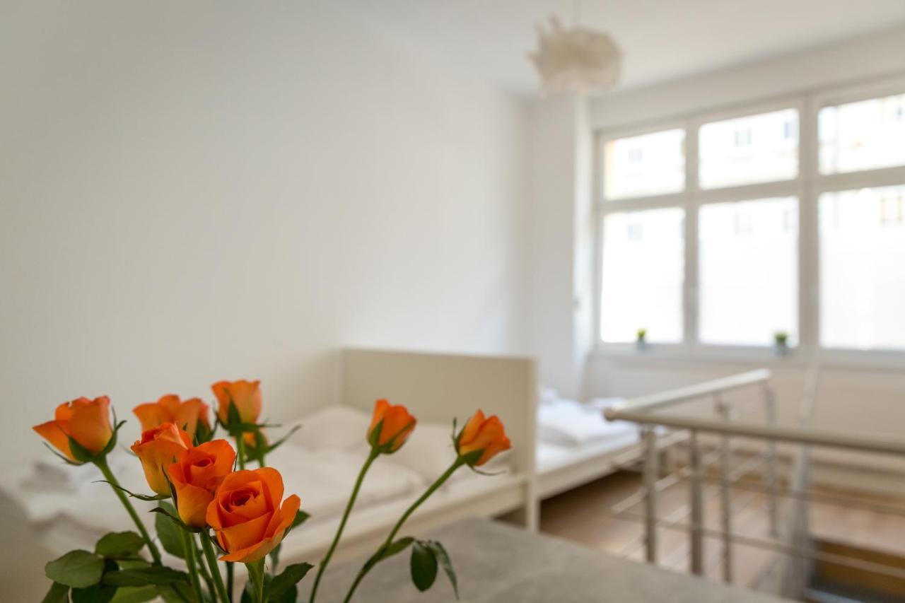 Newton-Appartement Mit 3 Schlafzimmern Berlin Exteriör bild